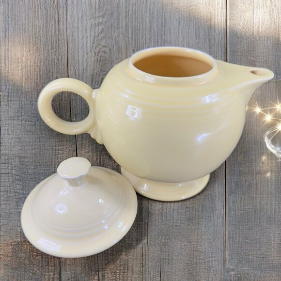 Fiesta Light Yellow Teapot Carafe Homer Laughlin USA Ceramic With Lid Marked VTG - Picture 2 of 14